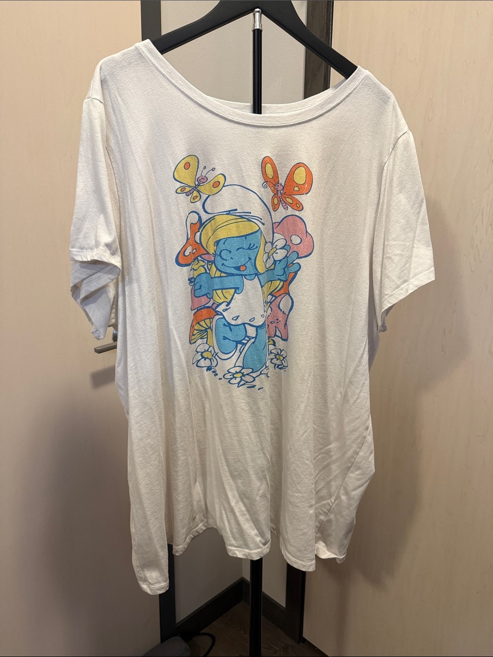 torrid White Smurfette Graphic Tee distressed look